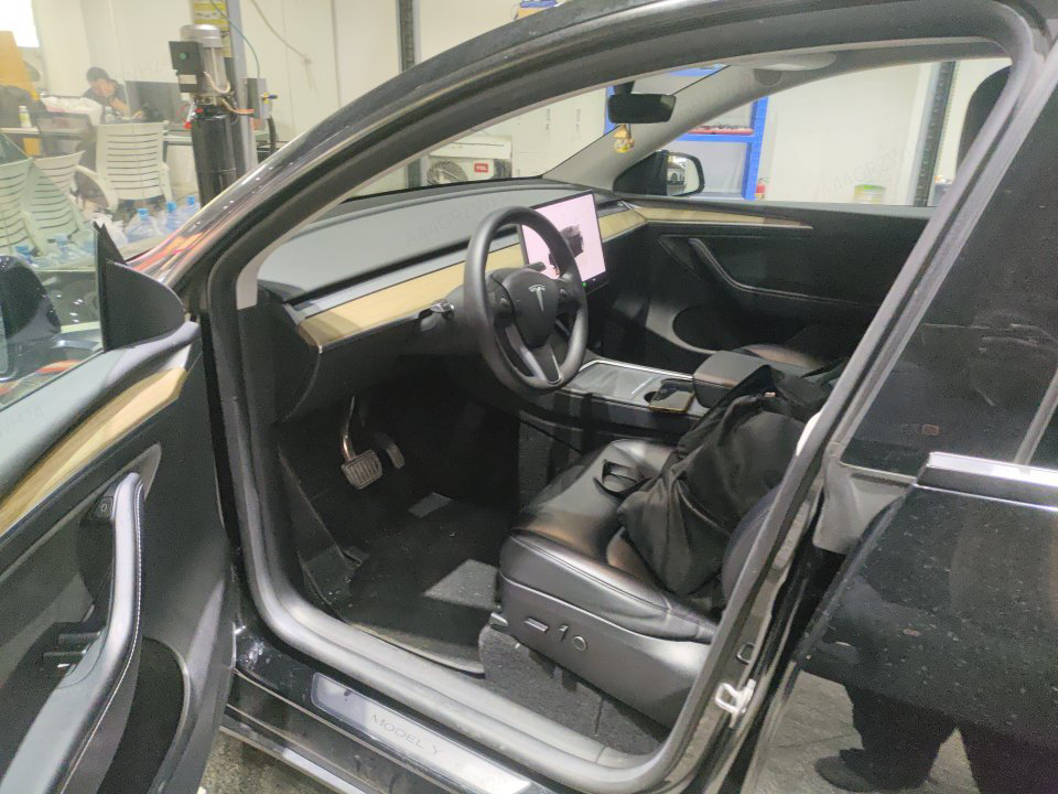 Tesla Model Y 2023 #4 Tesla Model Y 2023 صورة سيارة #4