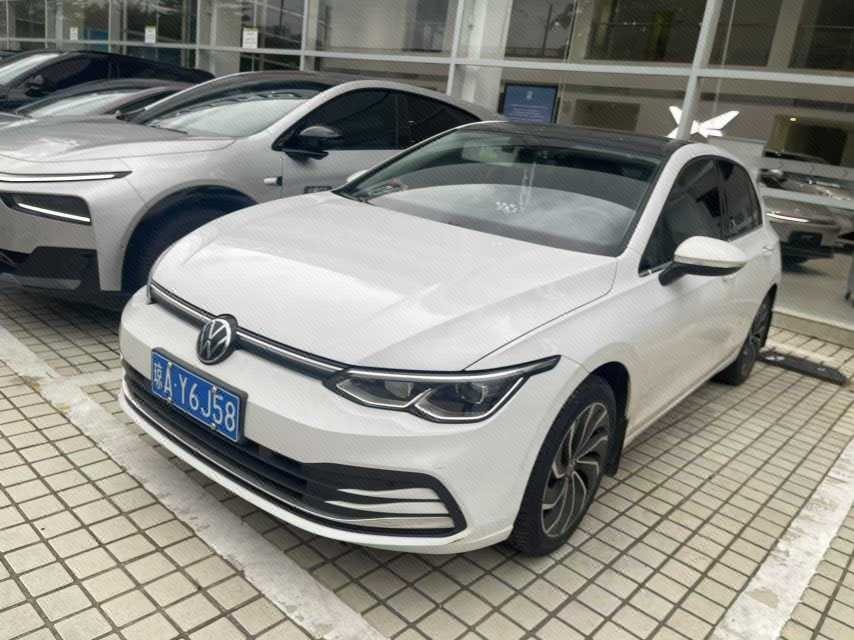 Volkswagen Golf 2024 car image 