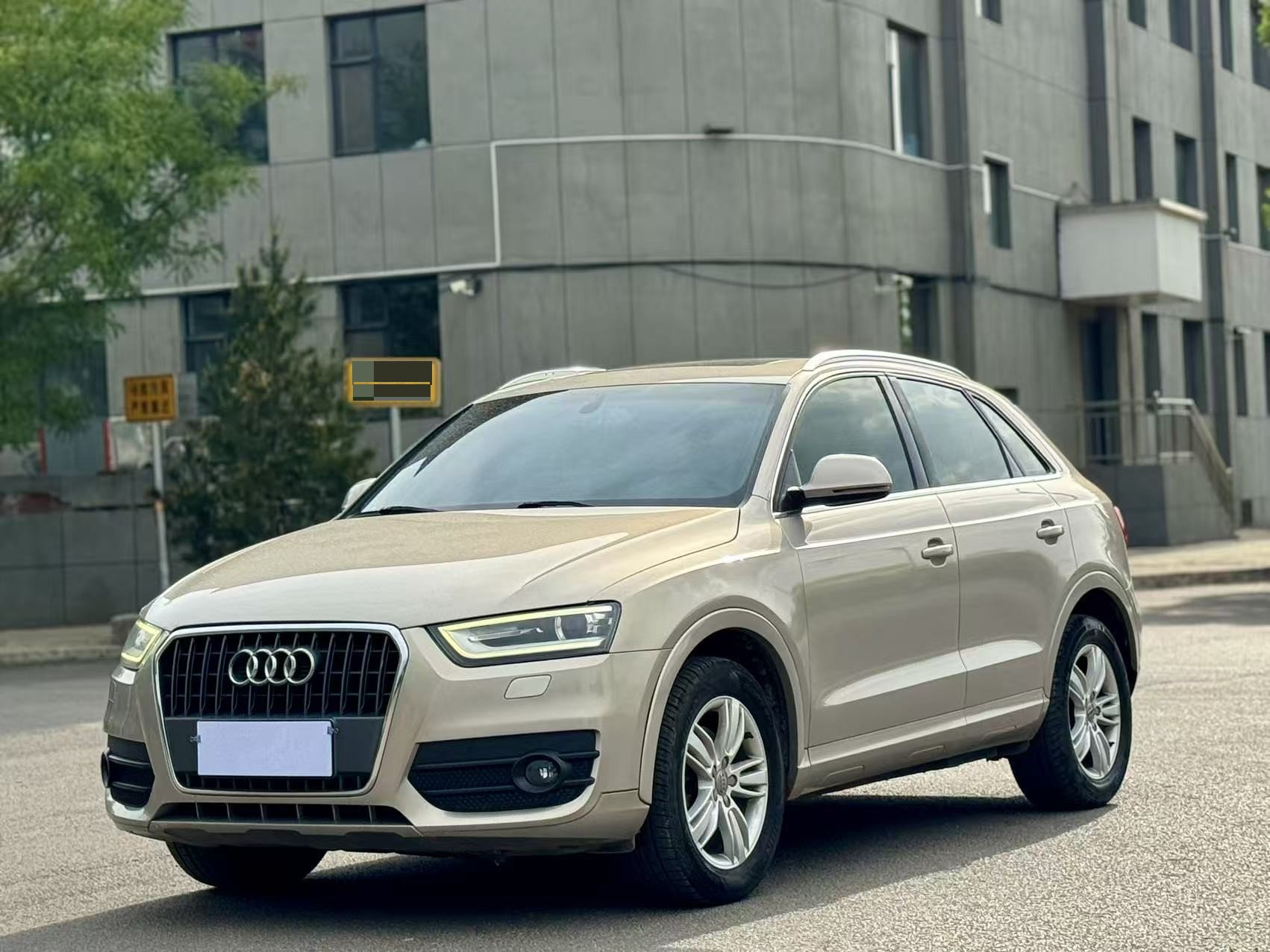 Audi Q3 2014 Audi Q3 2014 immagine di auto