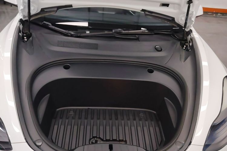 Tesla Model 3 2021 car image #20