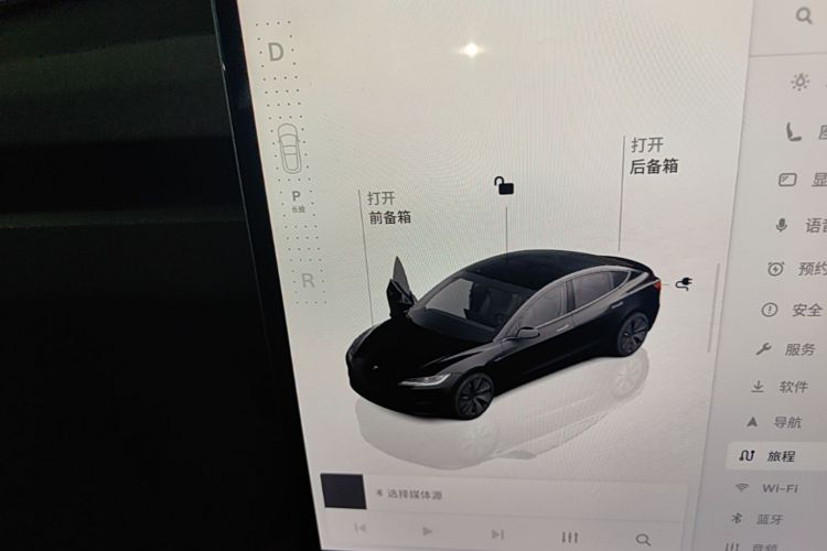 Tesla Model 3 2023 car image #14