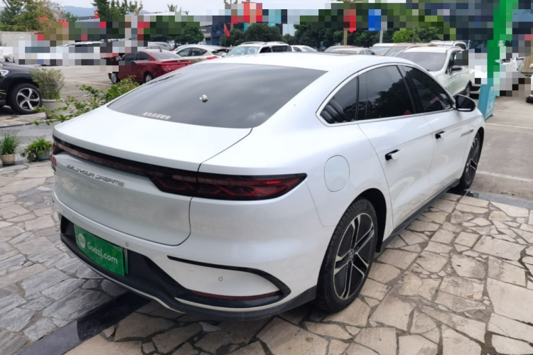 BYD Han 2023 car image #7