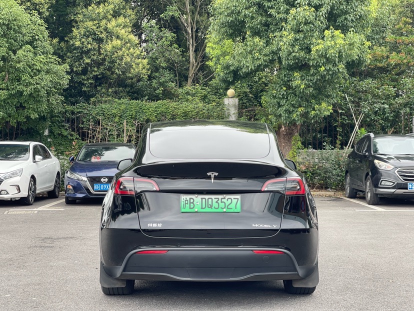 Tesla Model Y 2023 #8 Tesla Model Y 2023 car image #8