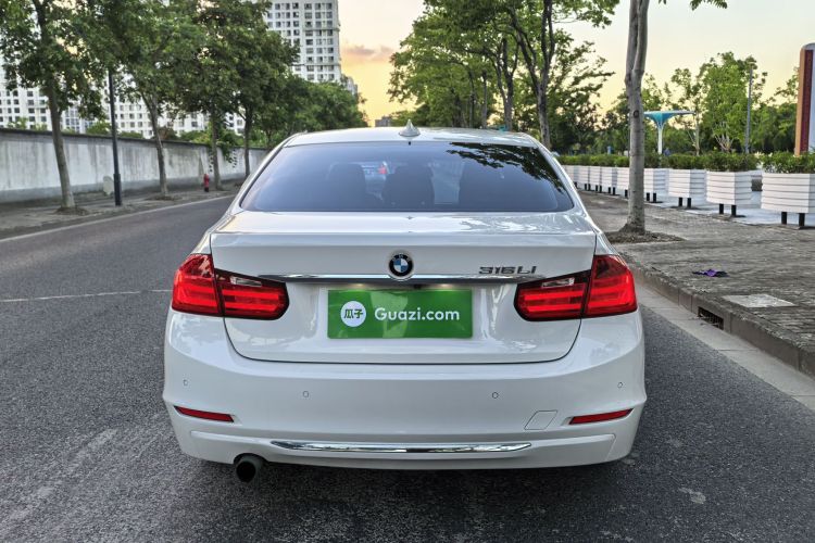 BMW 3 Series 2017 #9 BMW 3 Series 2017 car image #9