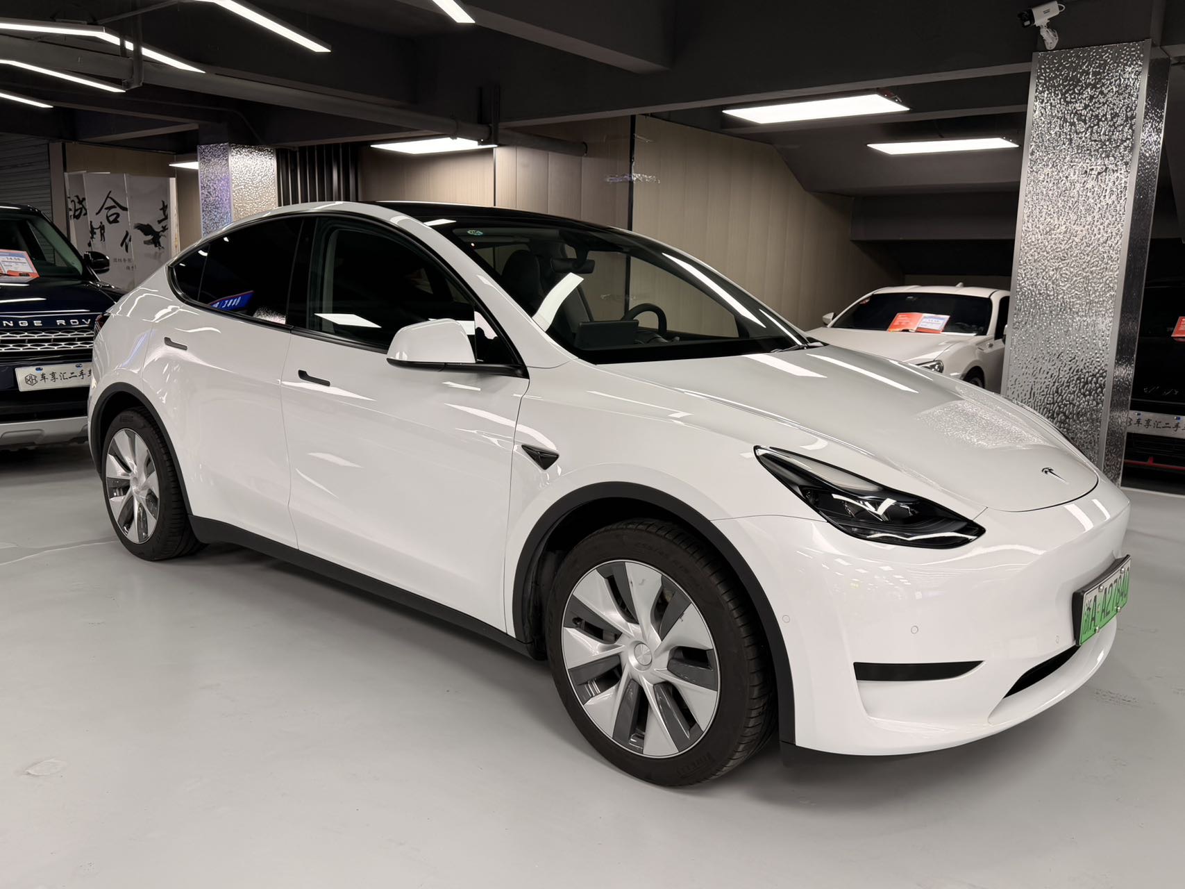 Tesla Model Y 2022 car image #7