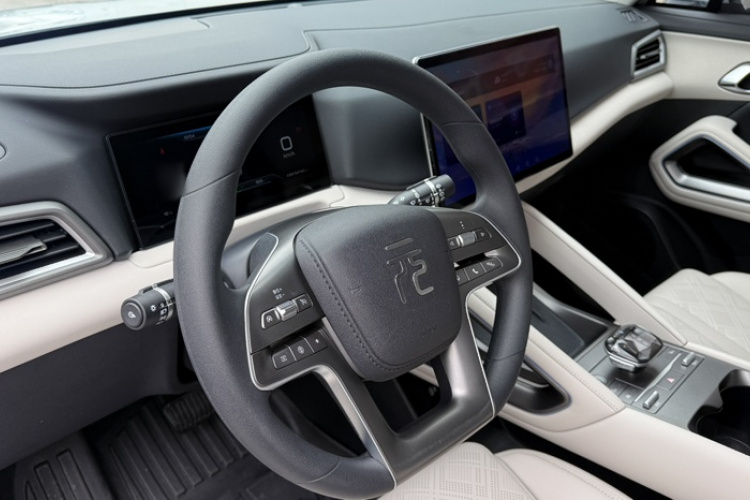 BYD YuanUP 2024 car image #12