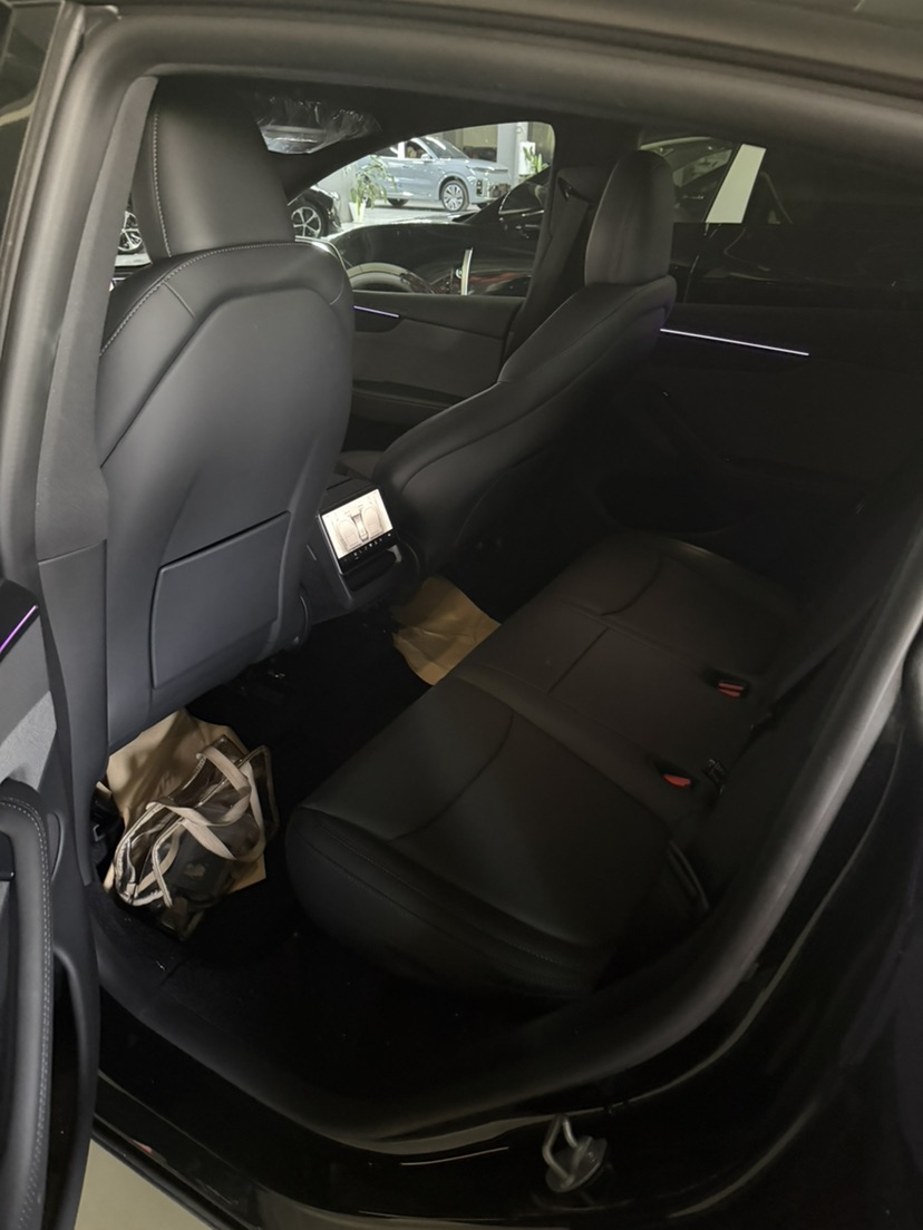 Tesla Model Y 2026 car image #7