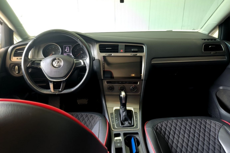 Volkswagen Golf 2015 car image #10