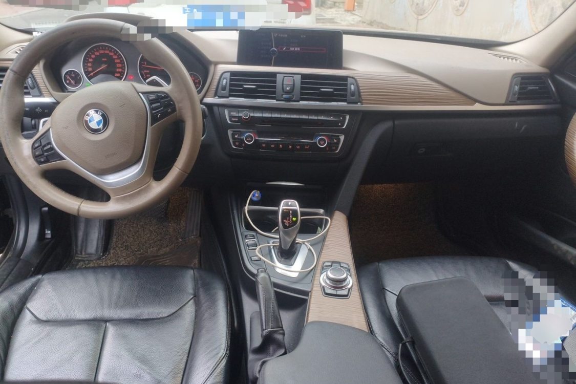 BMW 3 Series 2012 صورة سيارة #21