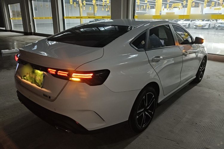 GEELY Binray 2023 immagine di auto #5