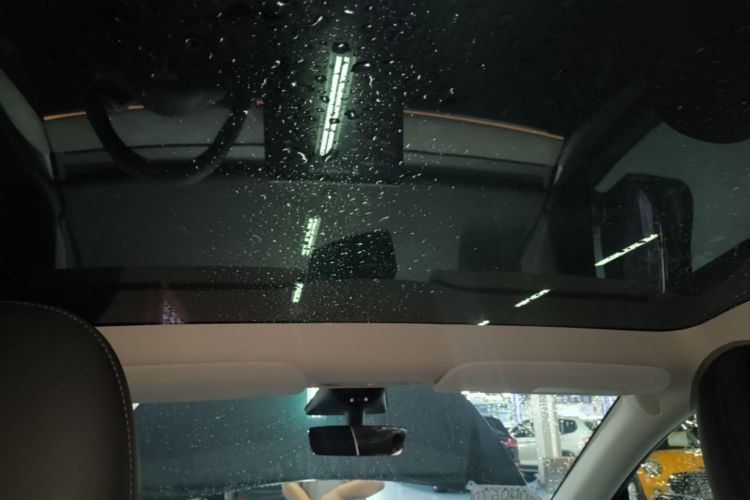 Tesla Model Y 2023 #18 Tesla Model Y 2023 car image #18