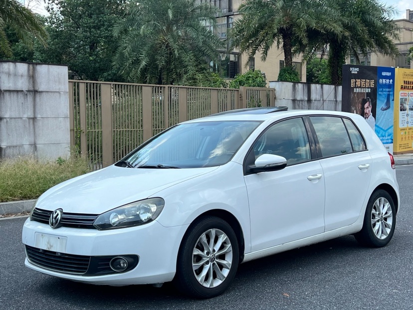Volkswagen Golf 2014 Volkswagen Golf 2014 car image
