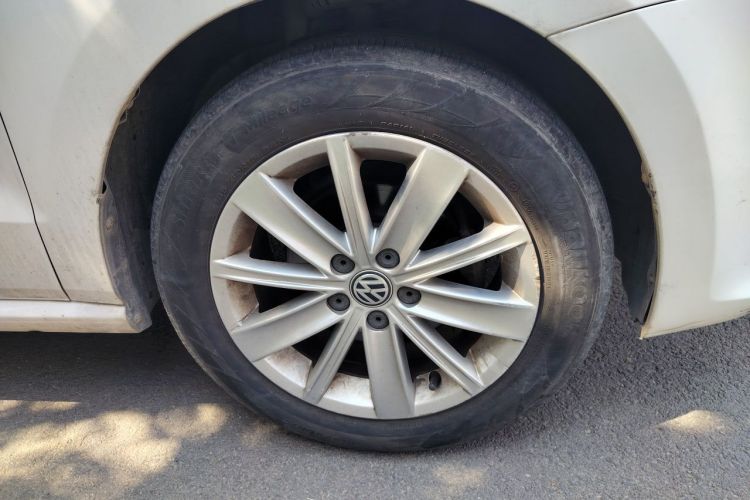 Volkswagen Polo 2014 car image #9