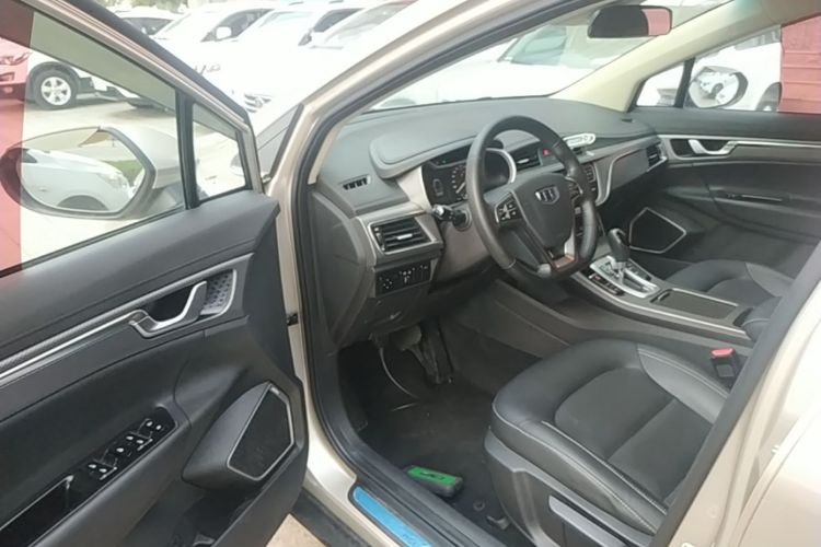 GEELY Emgrand GS 2018 изображение автомобиля #16