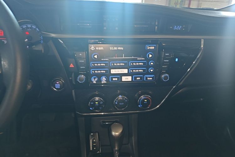 Toyota Corolla 2015 #13 Toyota Corolla 2015 car image #13
