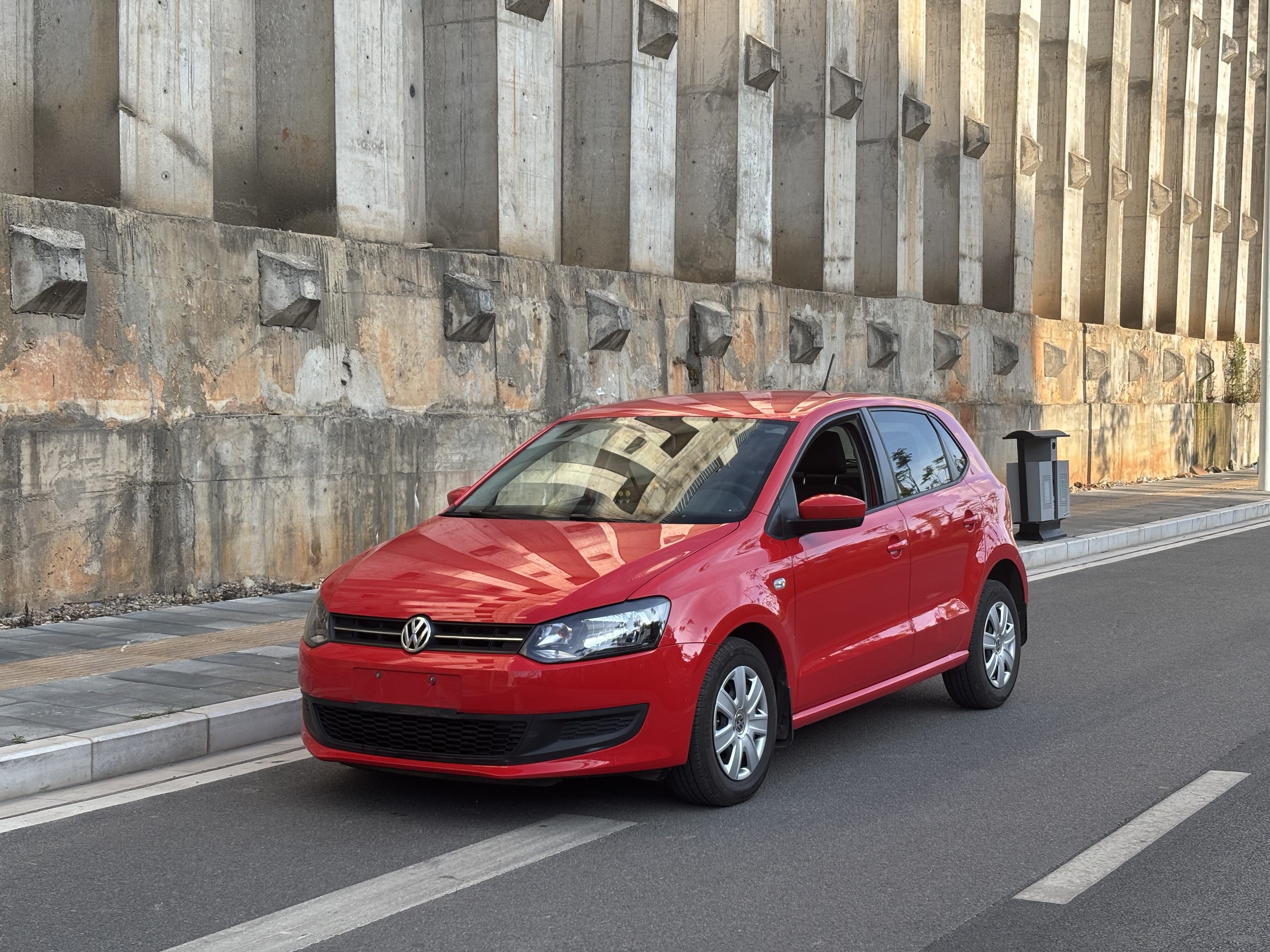 Volkswagen Polo 2013 Volkswagen Polo 2013 car image