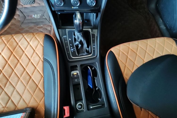 Volkswagen Golf 2017 car image #14