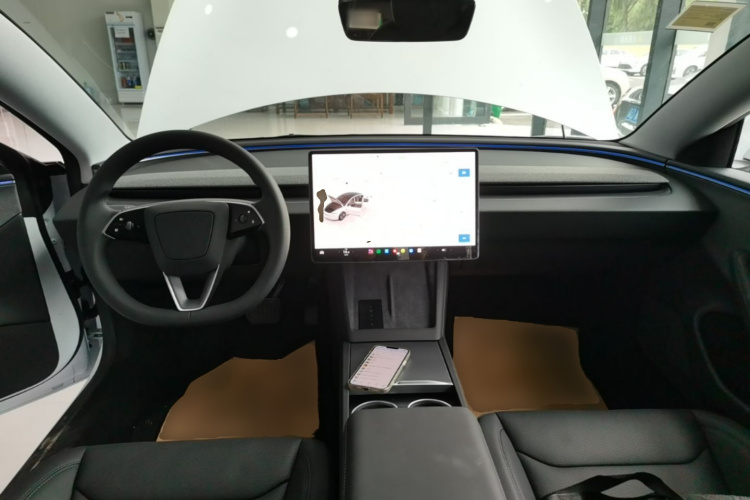 Tesla Model 3 2026 car image #10