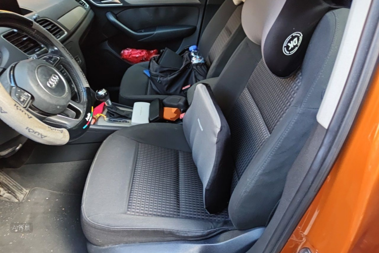 Audi Q3 2015 car image #17