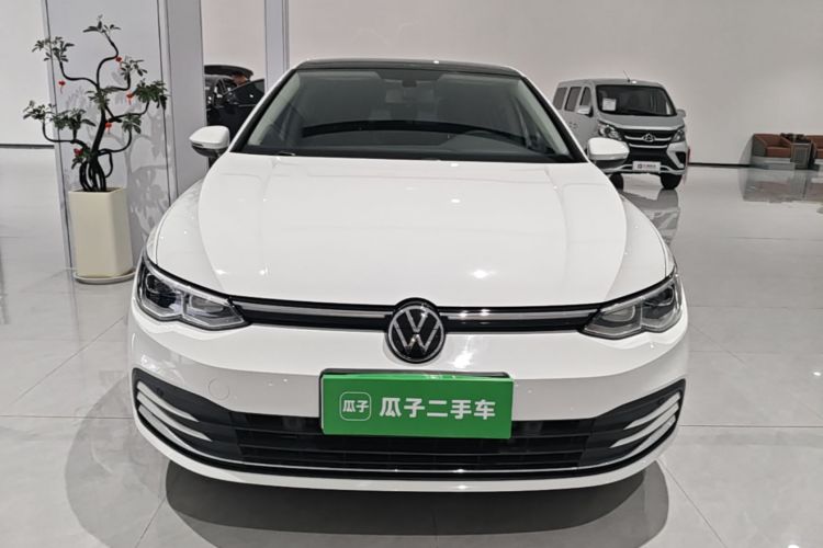 Volkswagen Golf 2020 car image #3