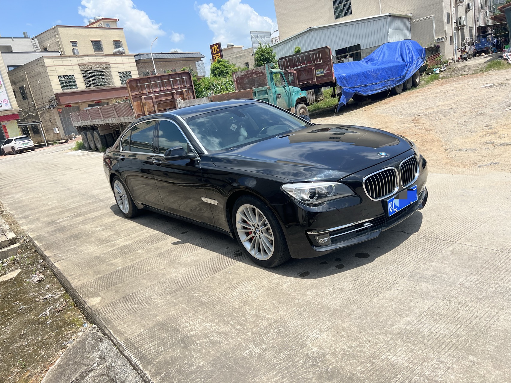BMW 7 Series 2015 #3 BMW 7 Series 2015 car image #3