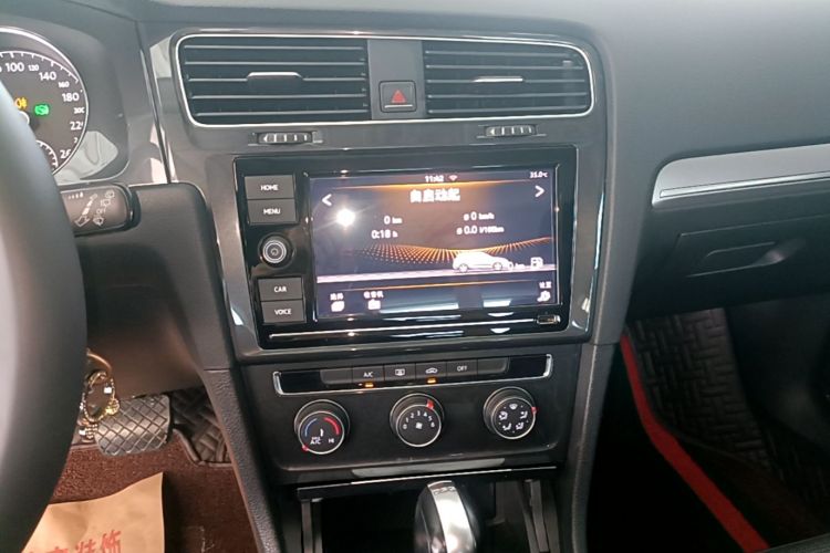 Volkswagen Golf 2019 car image #14