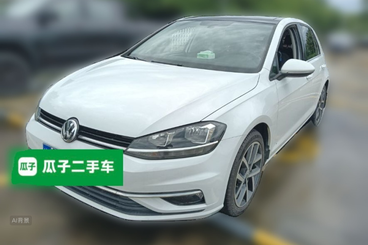 Volkswagen Golf 2020 car image #2