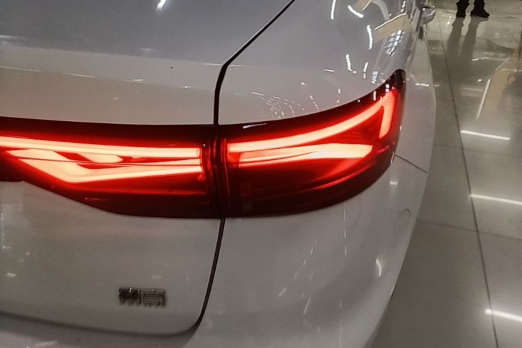 GEELY Emgrand 2024 car image #8