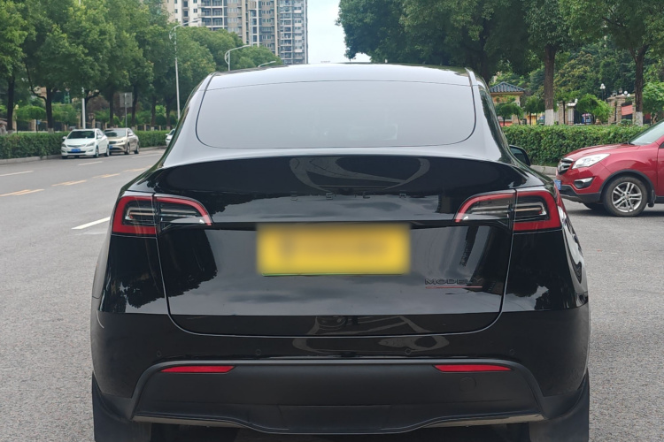 Tesla Model Y 2023 #9 Tesla Model Y 2023 car image #9