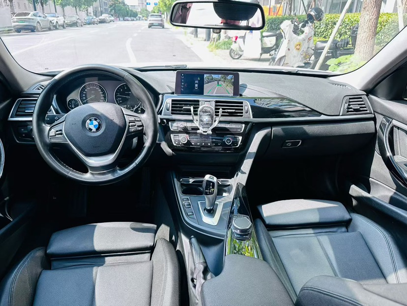 BMW 3 Series 2018 #6 BMW 3 Series 2018 car image #6
