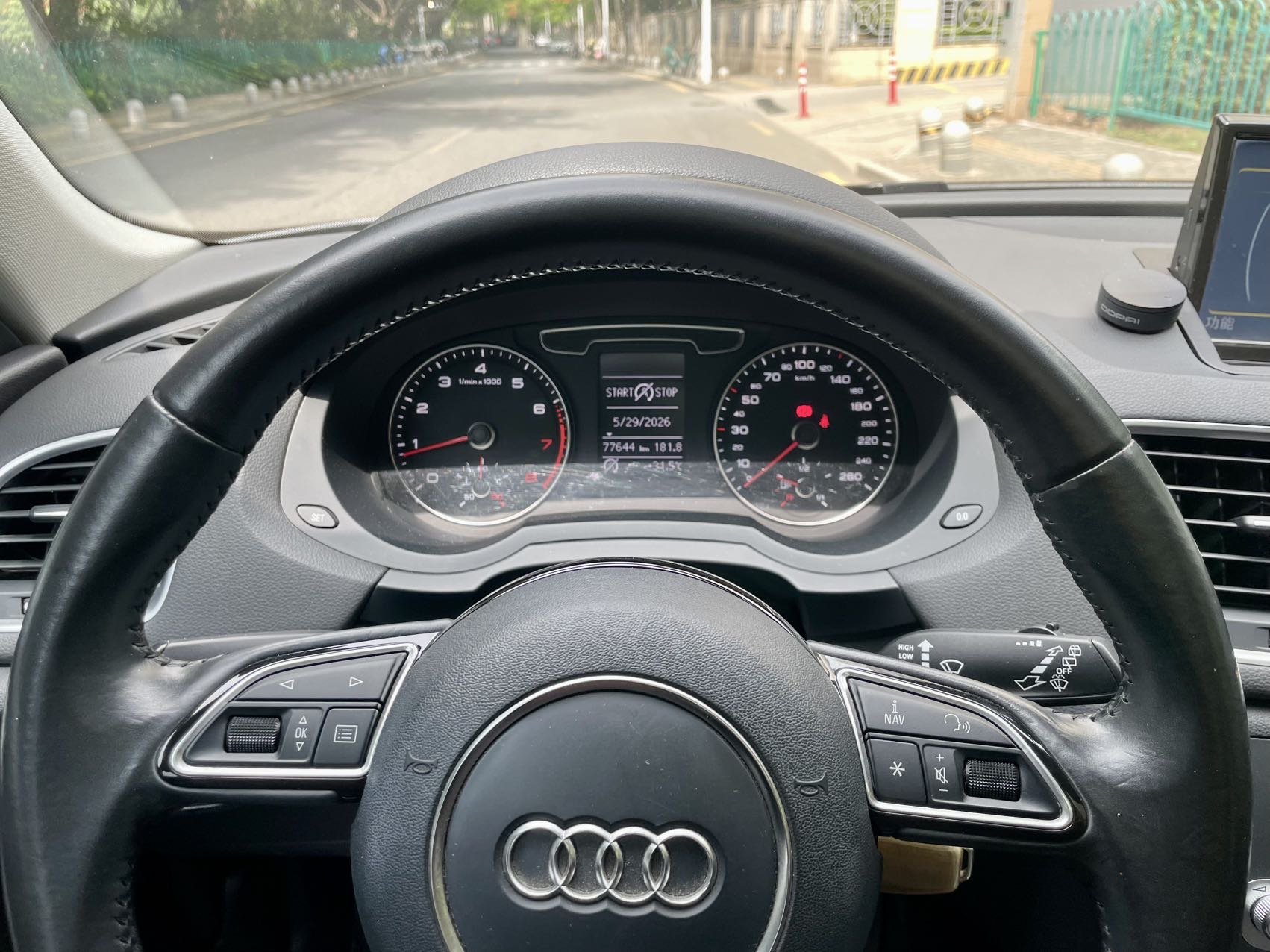Audi Q3 2017 car image #10