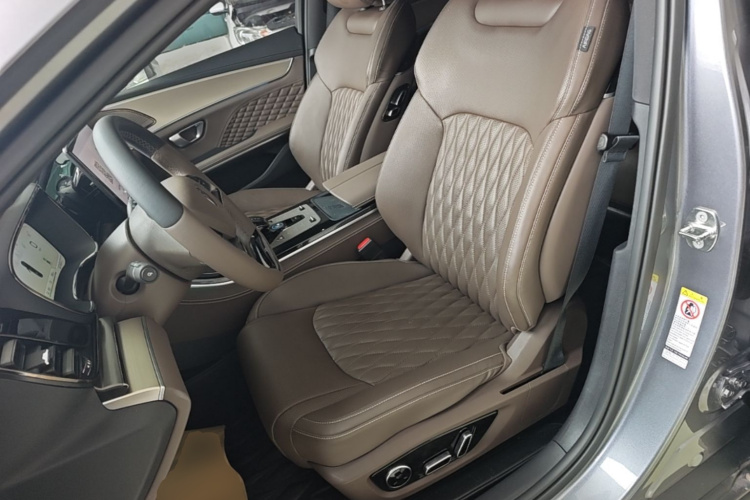BYD Han 2023 car image #15