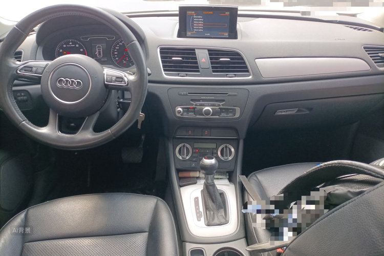 Audi Q3 2015 car image #11