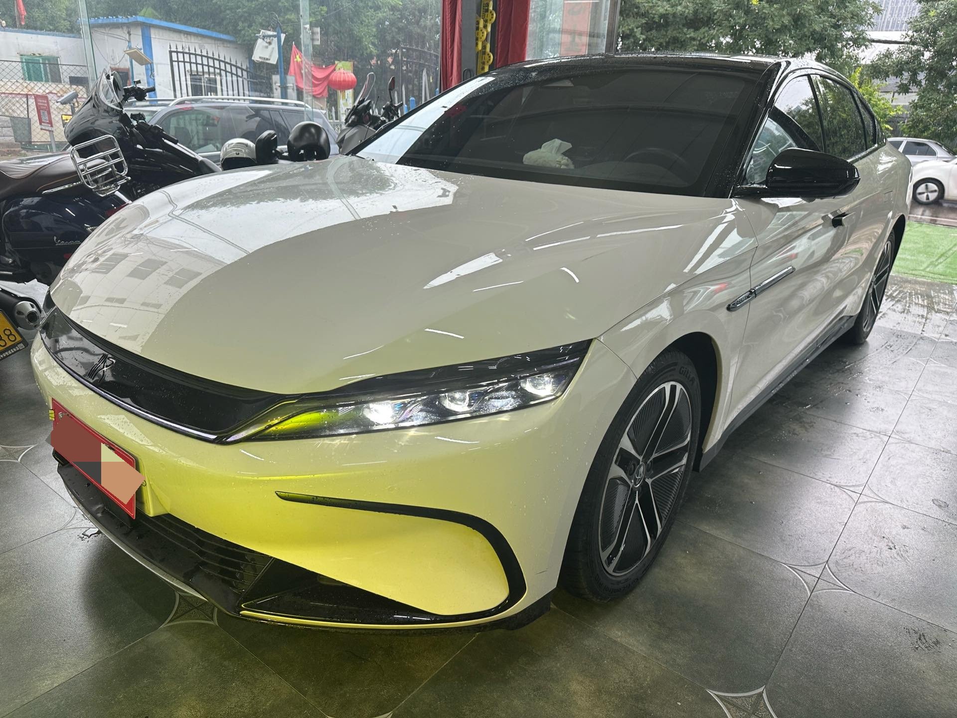BYD Han 2023 BYD Han 2023 car image