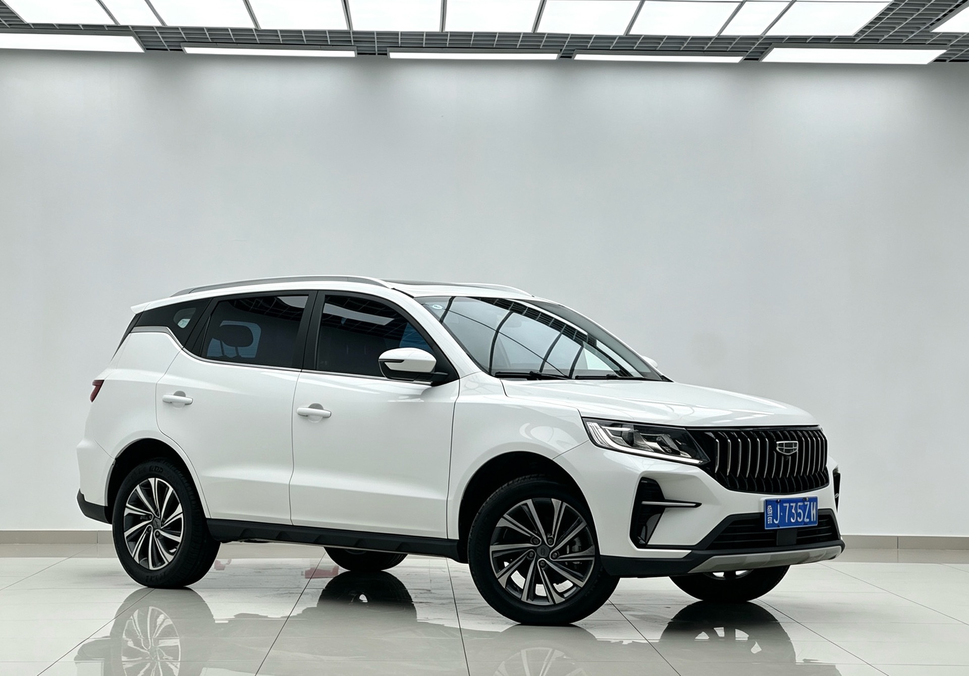GEELY Vision X6 2023 car image #2