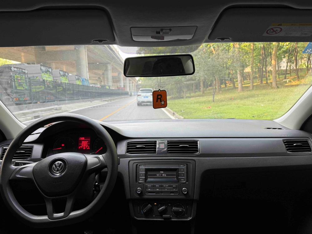 Volkswagen Santana 2020 car image #6