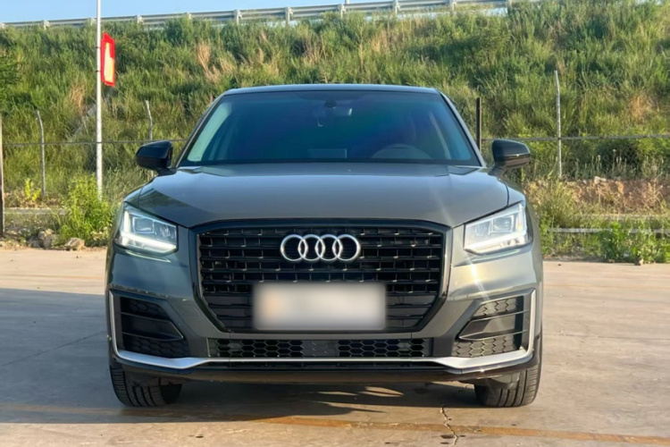 Audi Q3 2021 car image #8