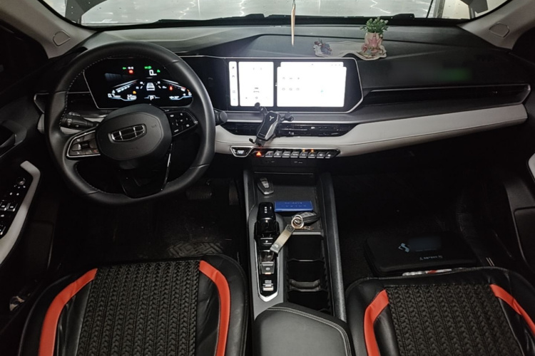 GEELY Binray 2023 immagine di auto #11