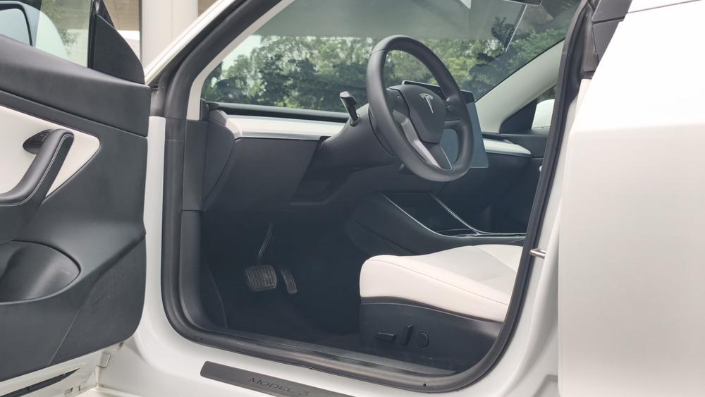 Tesla Model 3 2020 car image #23