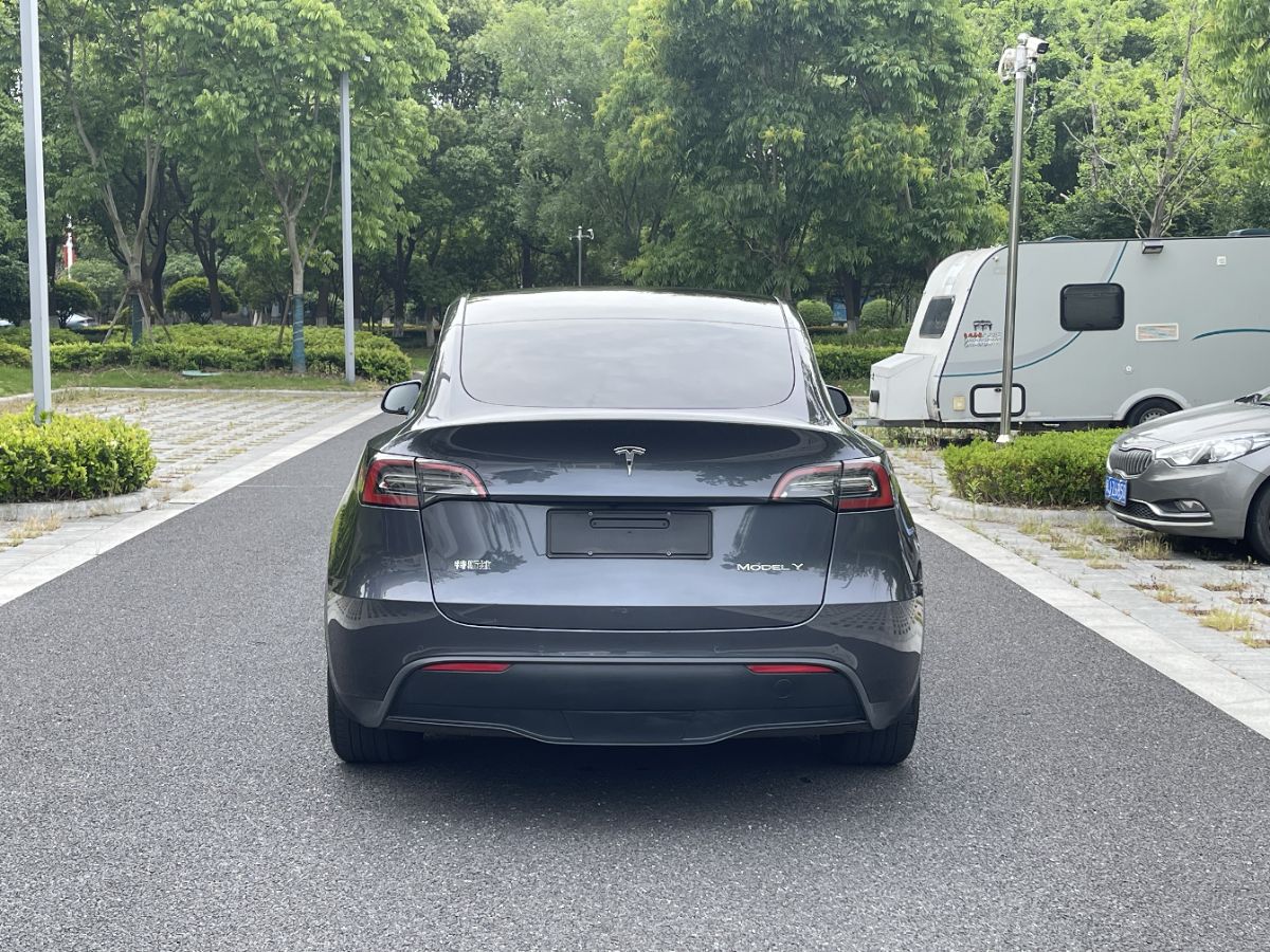 Tesla Model Y 2022 car image #5