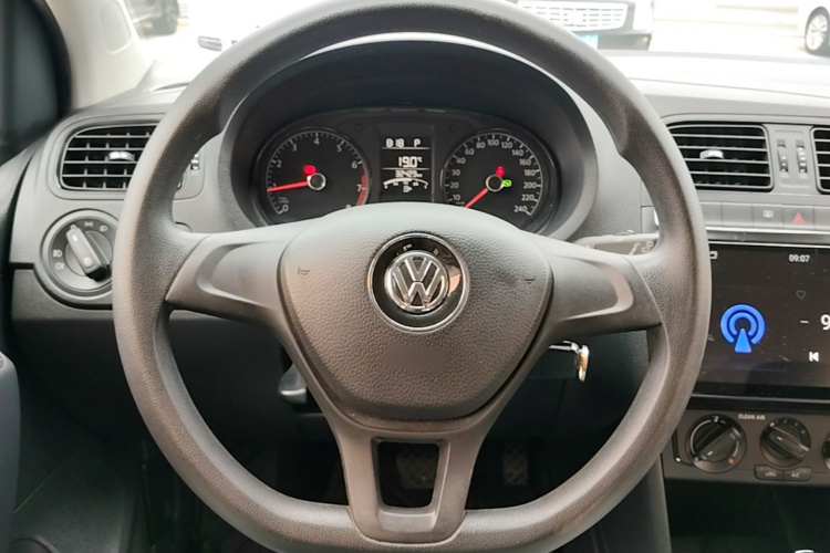 Volkswagen Polo 2016 #11 Volkswagen Polo 2016 car image #11