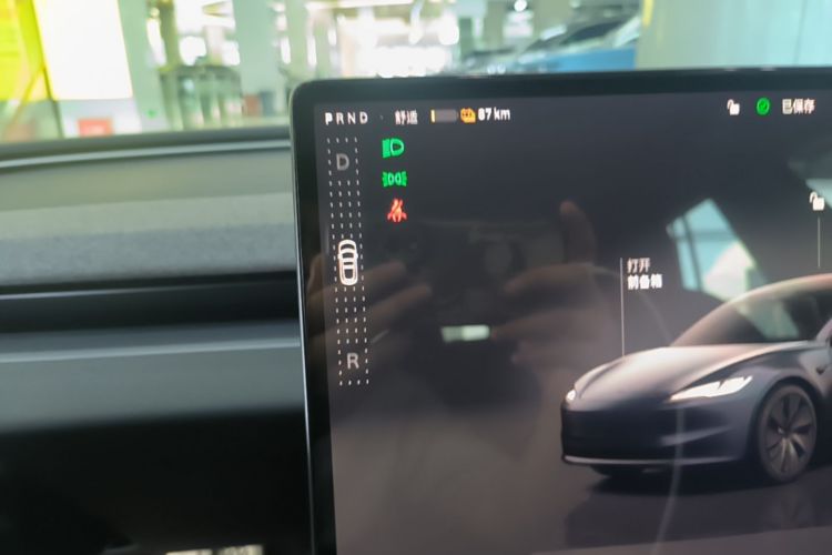 Tesla Model 3 2024 car image #14