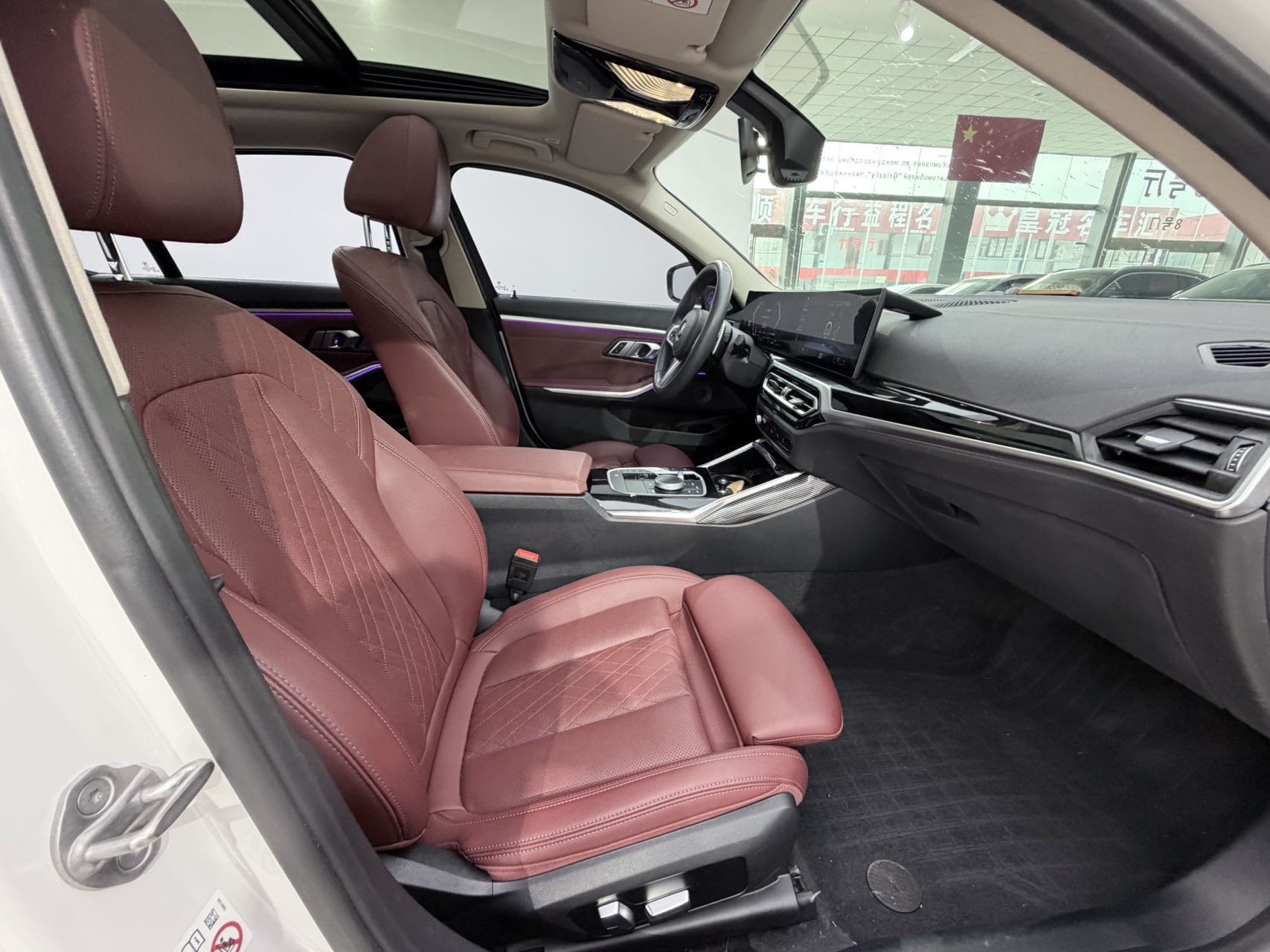 BMW 3 Series 2023 immagine di auto #8