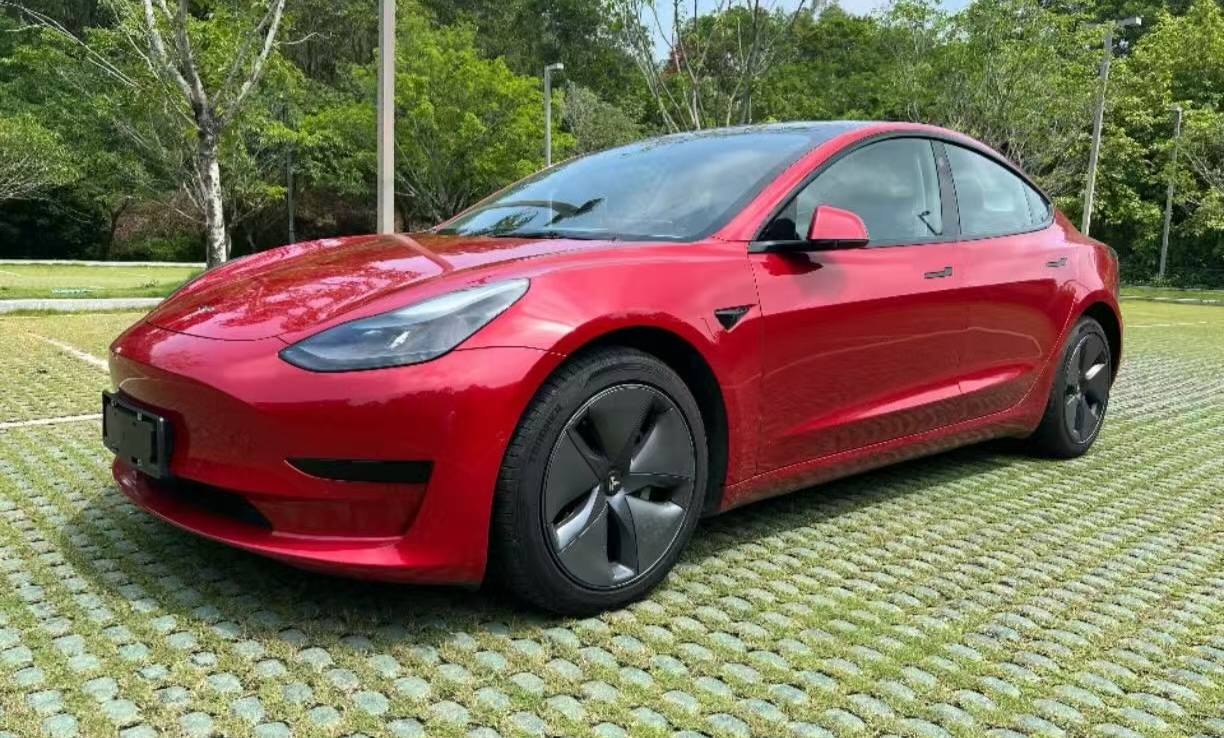 Tesla Model 3 2021 car image 