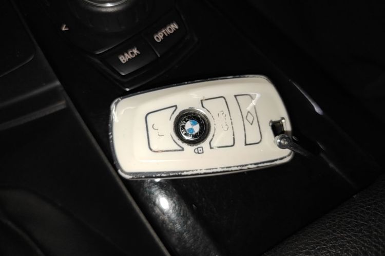 BMW 3 Series 2018 #9 BMW 3 Series 2018 car image #9