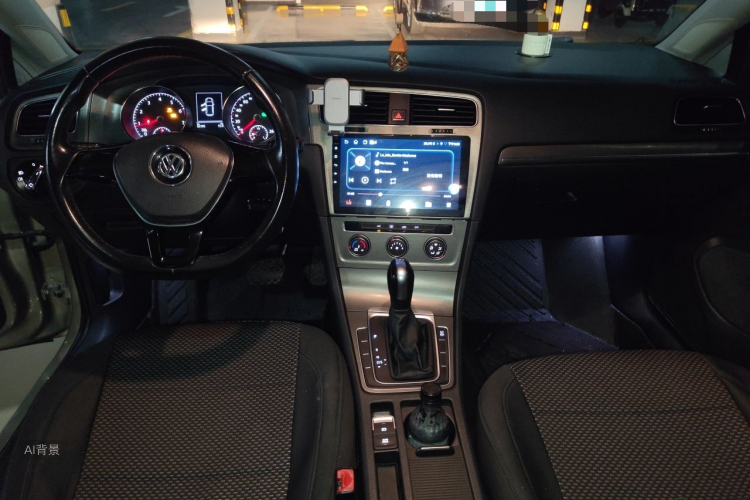 Volkswagen Golf 2015 car image #11