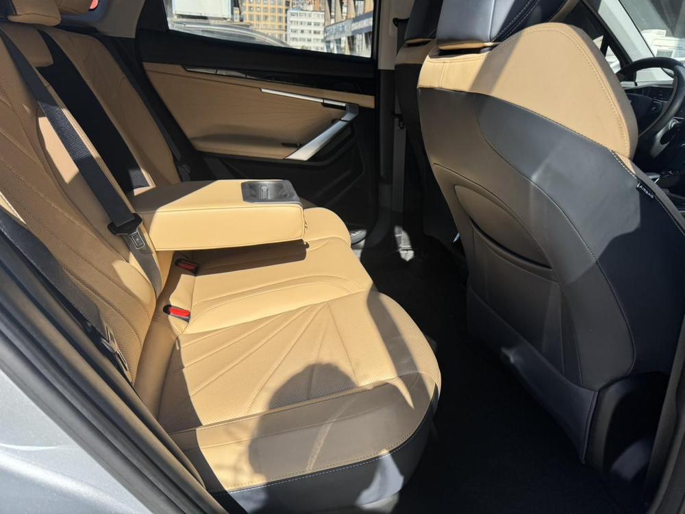 GEELY Boyue L 2024 immagine di auto #9