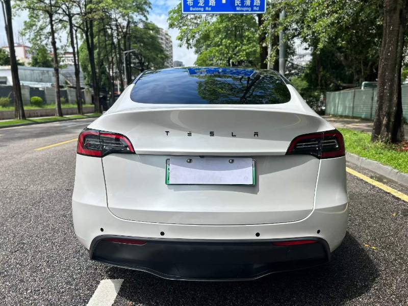 Tesla Model Y 2022 #4 Tesla Model Y 2022 car image #4