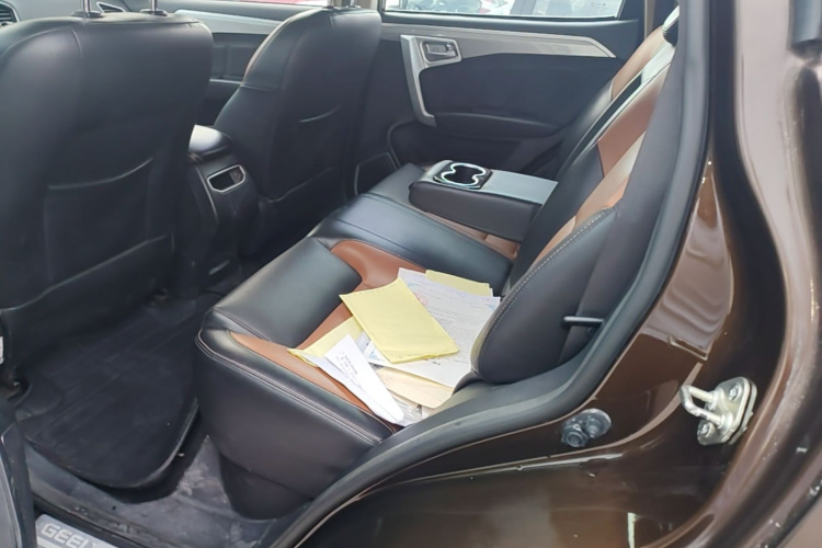 GEELY Vision X6 2016 immagine di auto #17