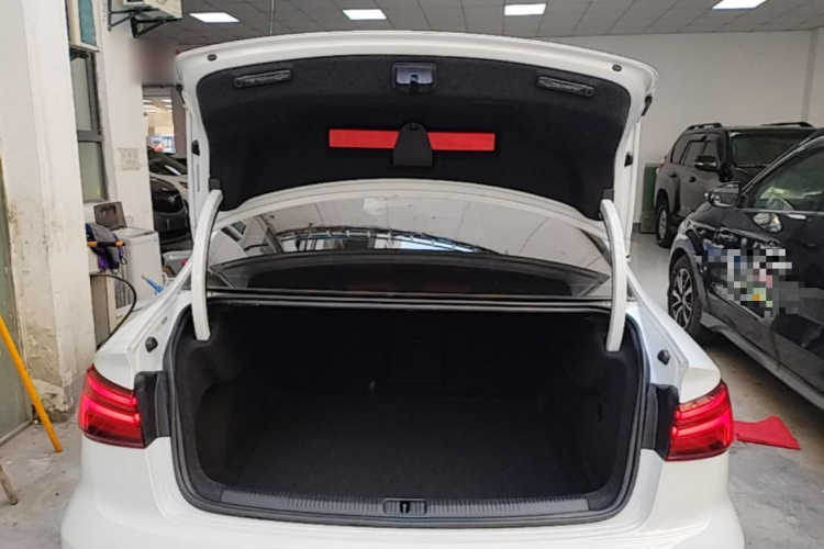 Audi A3 2019 car image #19